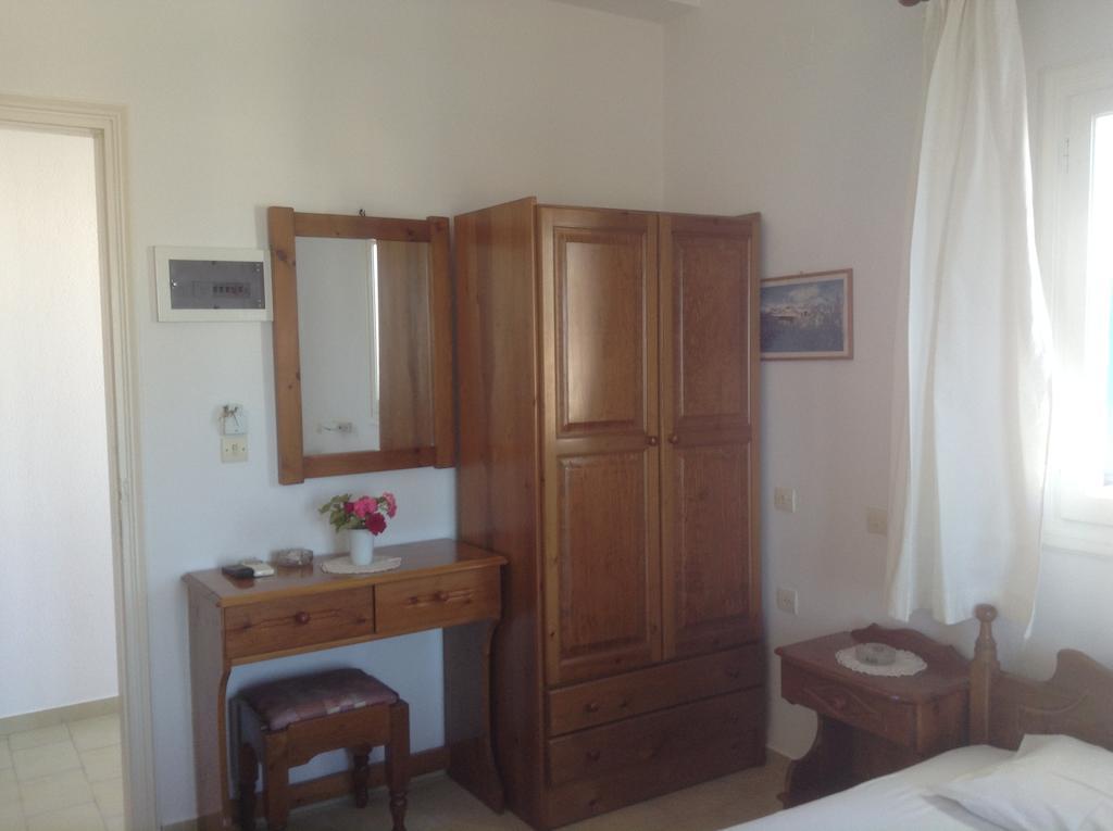 Rania Apartments Antiparos Екстер'єр фото