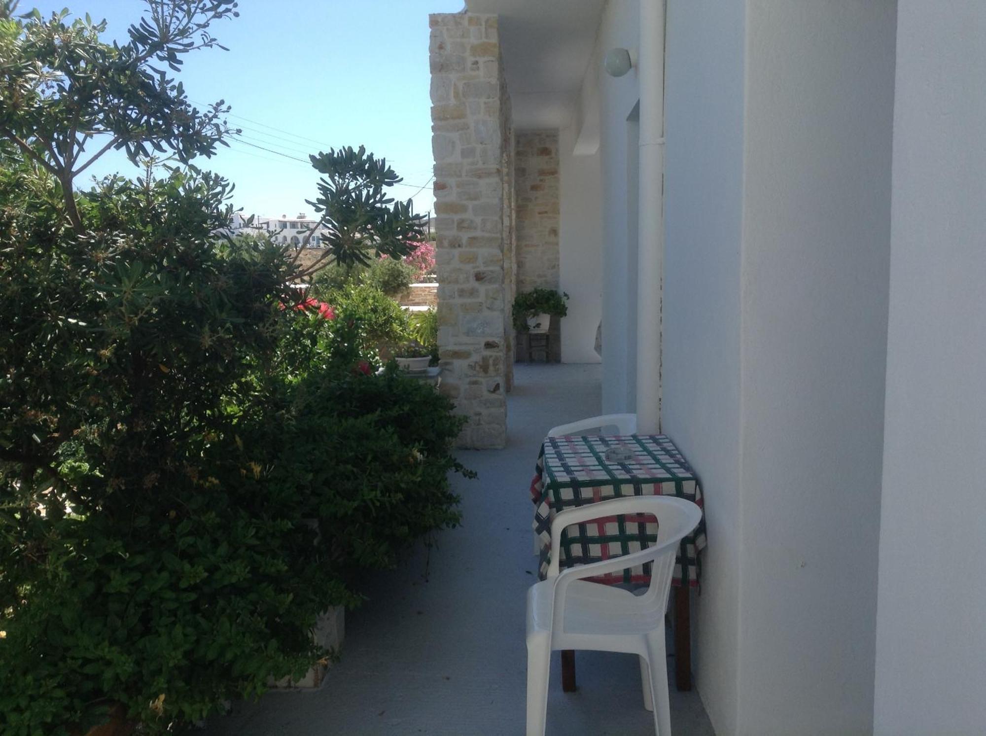 Rania Apartments Antiparos Екстер'єр фото