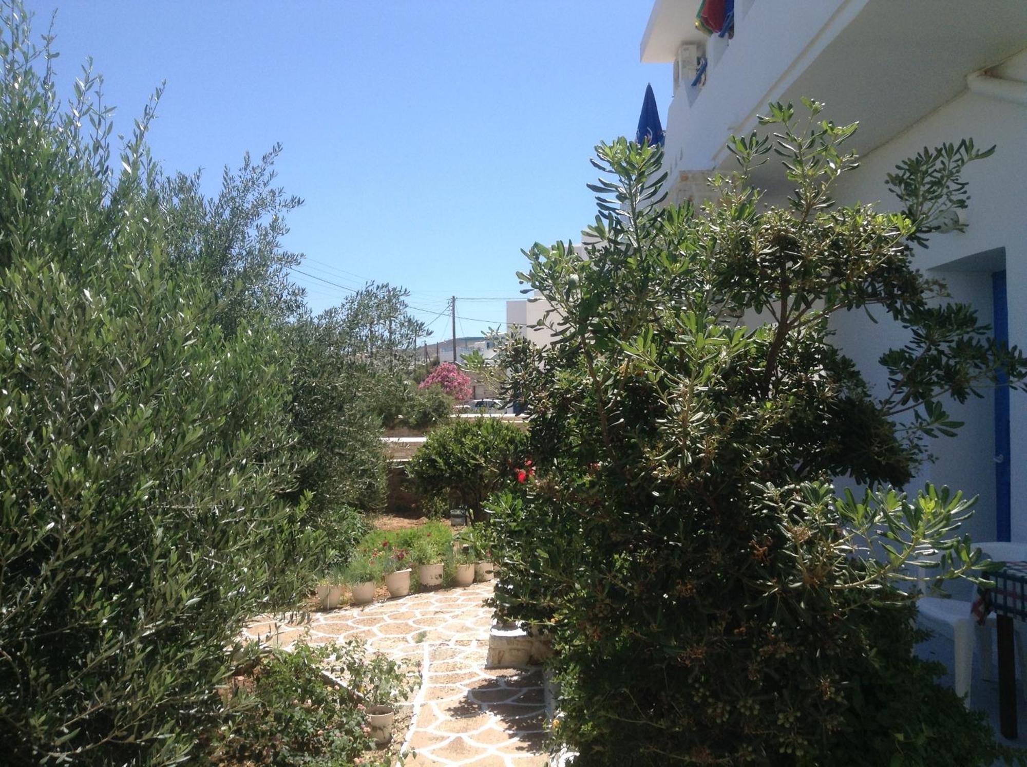 Rania Apartments Antiparos Екстер'єр фото